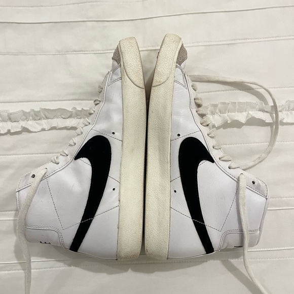 NIKE BLAZERS! - Picture 2 of 4